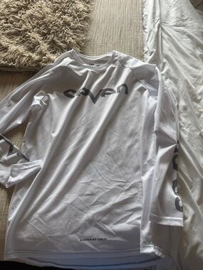 Seven7 White Long Sleeve Performance Tee with Gray Logo